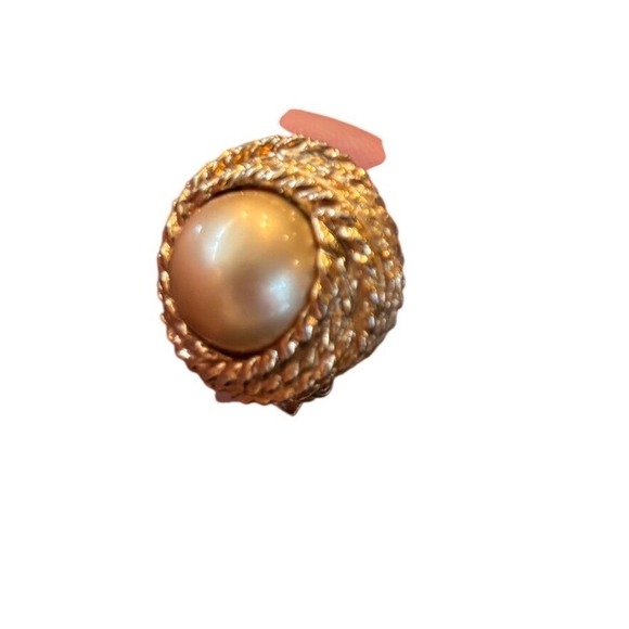 Kenneth Jay Lane Vintage Faux Mabe Pearl Gold Tone Rope Twist Clip On Earrings - Picture 3 of 4